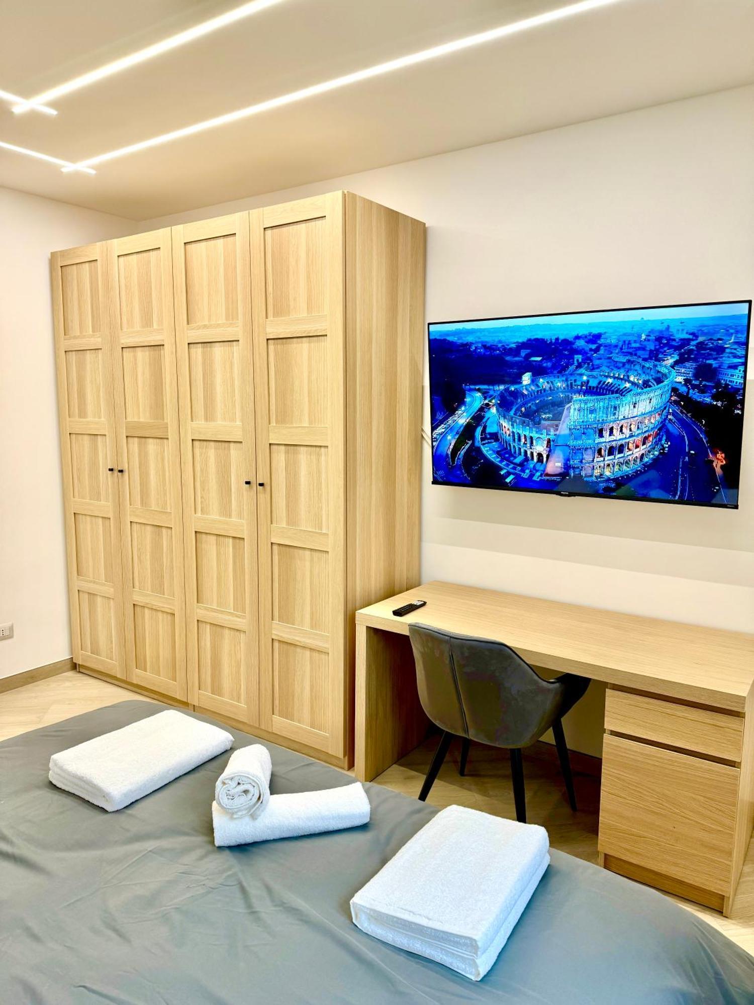 Luxury Apartment Togliatti Rome Bagian luar foto