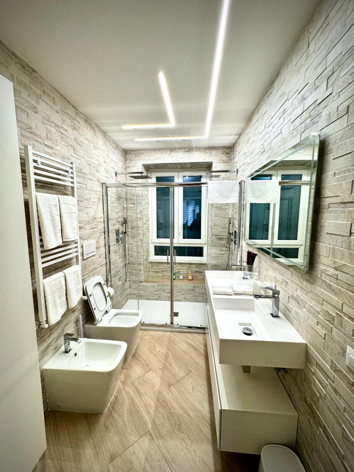 Luxury Apartment Togliatti Rome Bagian luar foto
