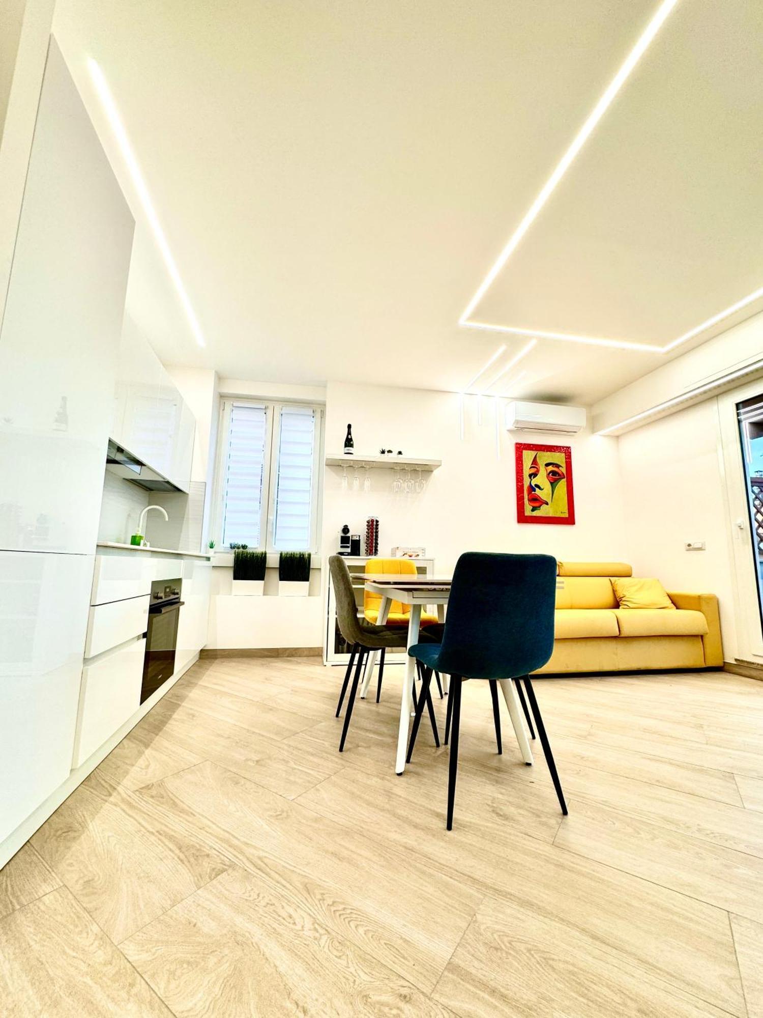 Luxury Apartment Togliatti Rome Bagian luar foto