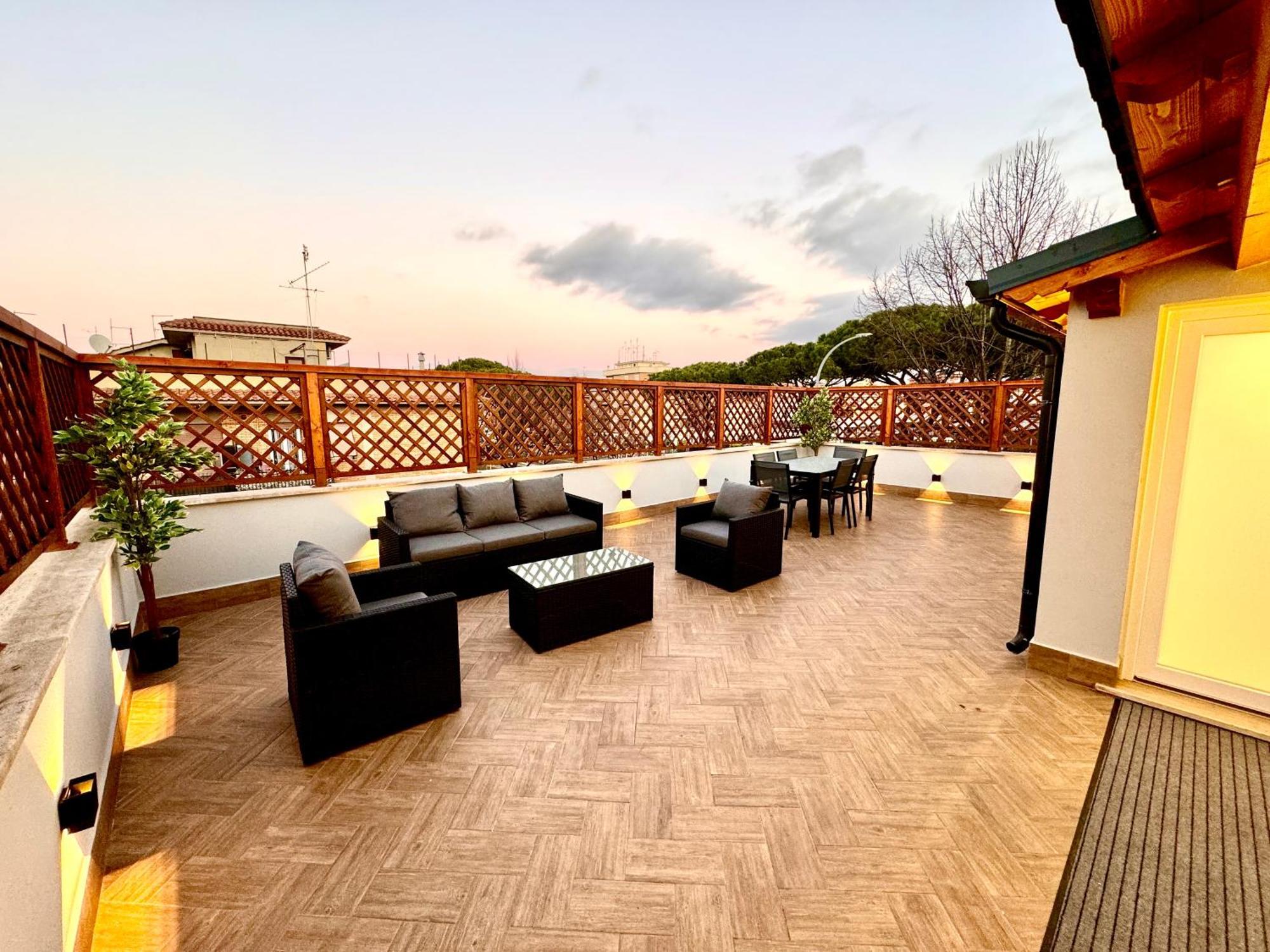 Luxury Apartment Togliatti Rome Bagian luar foto